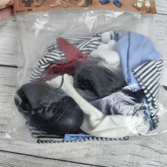 Vintage T.H.T. 1993 Bear Outfit Train Conductor Tender Heart Treasures - Picture 5 of 6